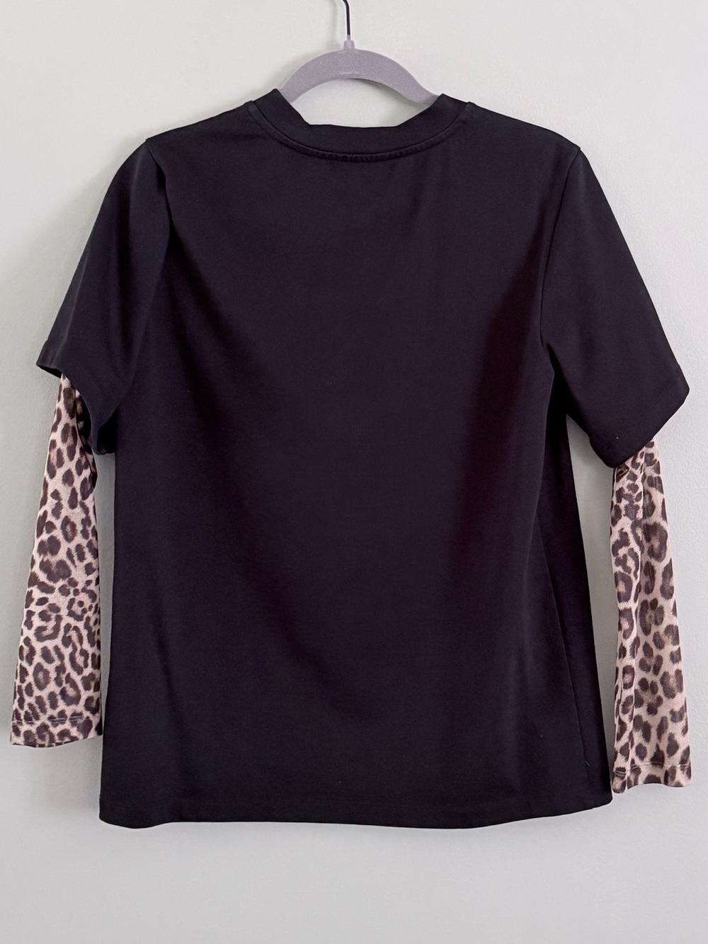 GOEN.J Black Layered Tee Sheer Leopard Mesh Sleeves Size Medium Korea - Picture 2 of 8
